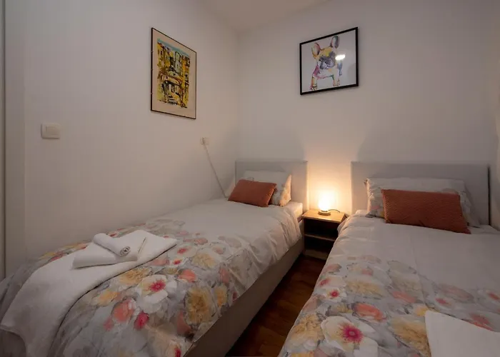 Miss Tina Apartman *